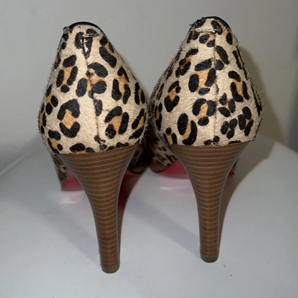 oh…DEER! Slightly used leopard red heel pumps US6.5